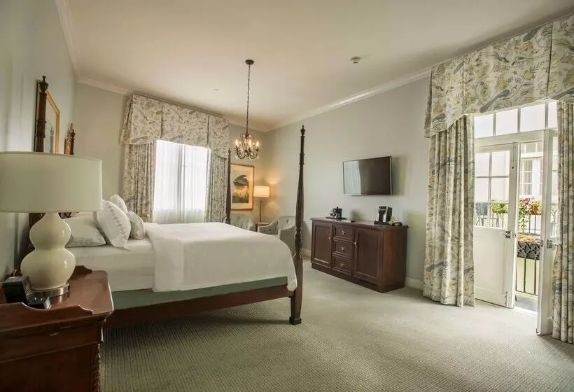 Отель Bienville House