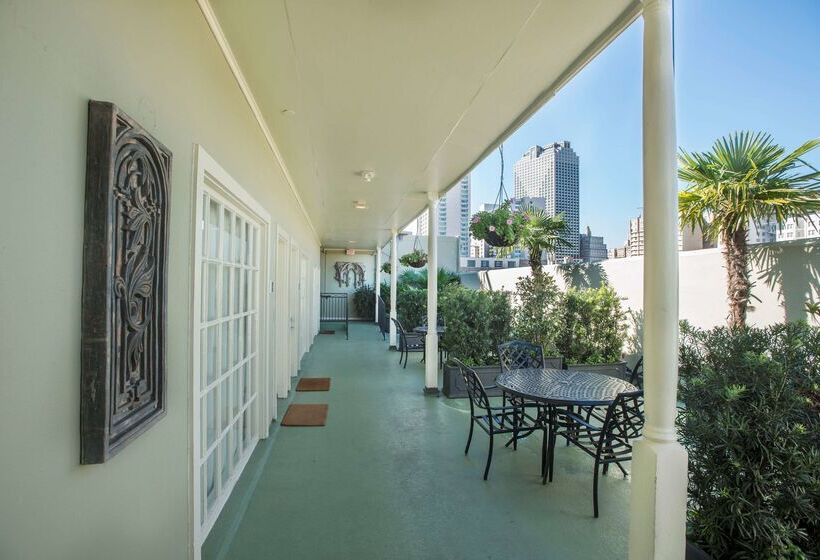 فندق Bienville House