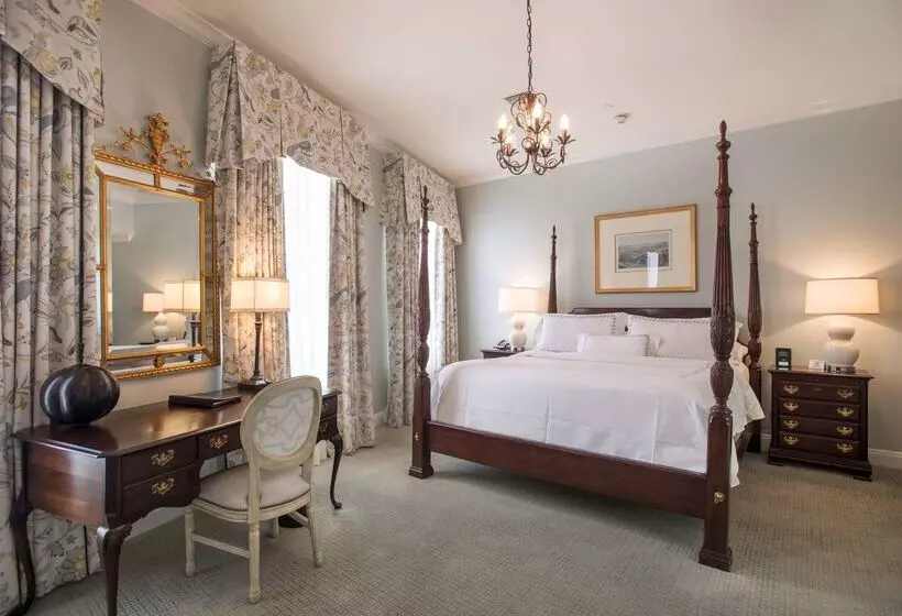 Отель Bienville House