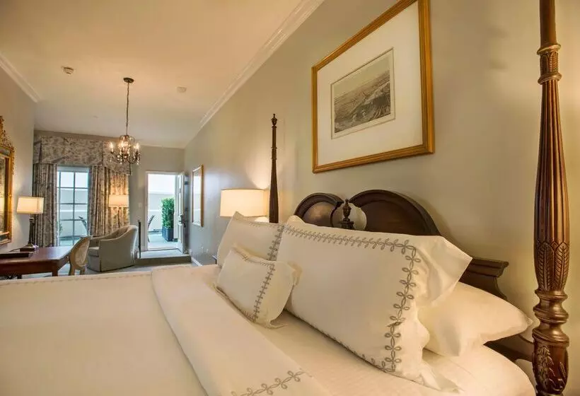 Отель Bienville House