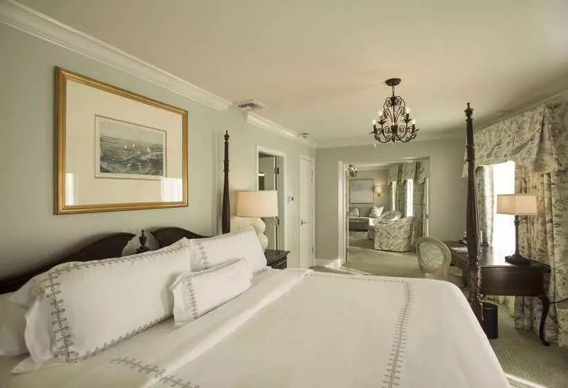 Отель Bienville House