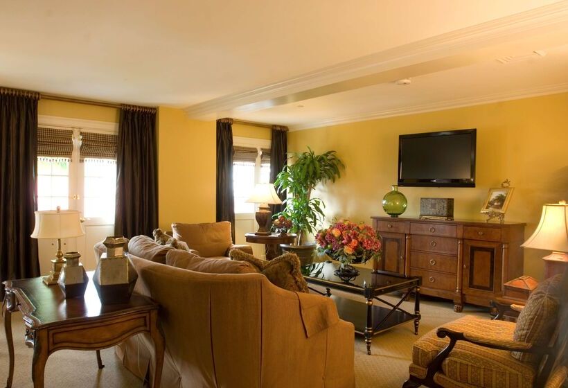 فندق Bienville House