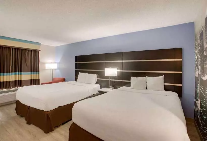 Отель Clarion Pointe Atlanta Airport College Park