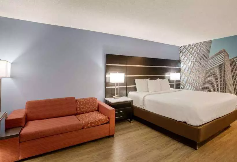 Отель Clarion Pointe Atlanta Airport College Park