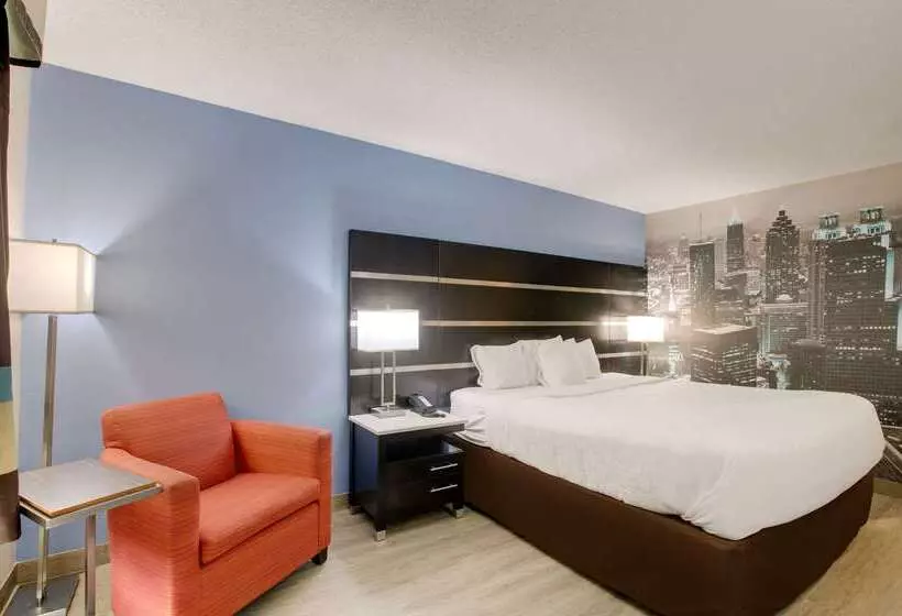 Отель Clarion Pointe Atlanta Airport College Park