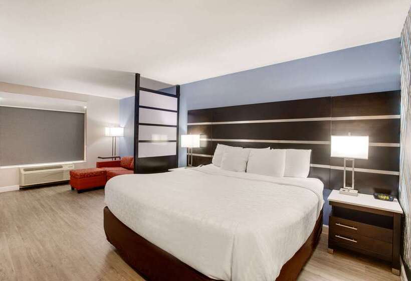 فندق Clarion Pointe Atlanta Airport College Park