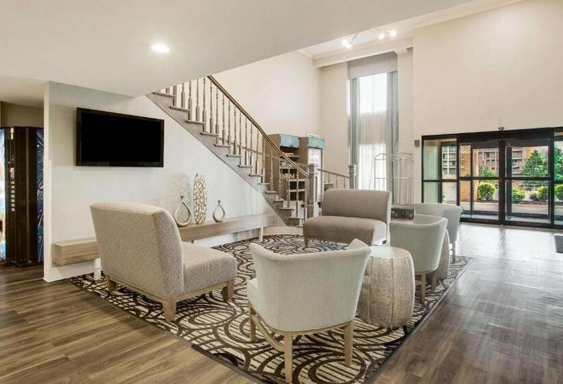 فندق Clarion Pointe Atlanta Airport College Park