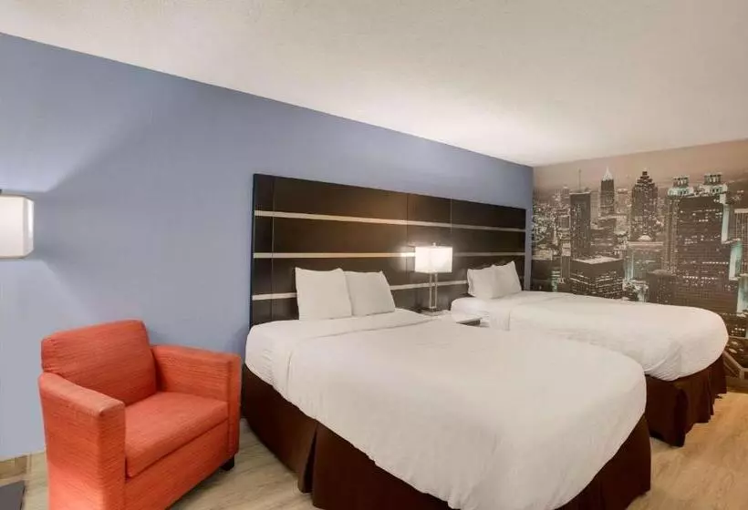 Отель Clarion Pointe Atlanta Airport College Park