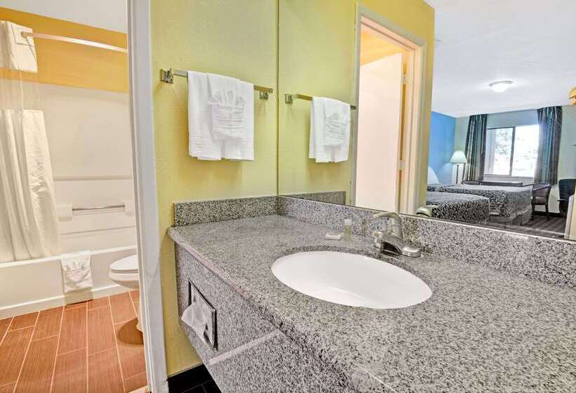 هتل Days Inn By Wyndham Albuquerque West