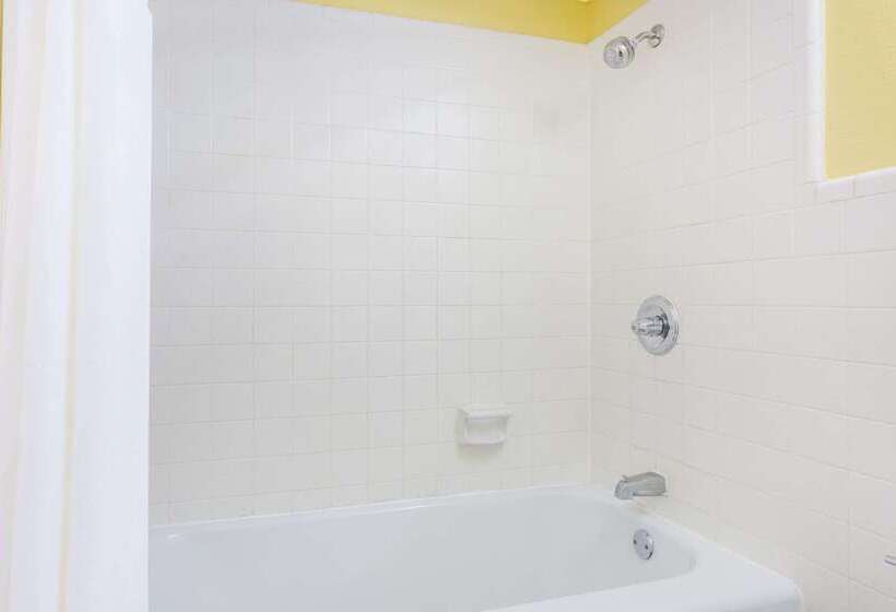 Szálloda Days Inn By Wyndham Clayton