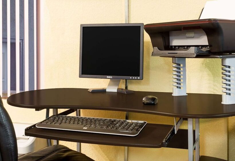 Szálloda Days Inn By Wyndham Clayton