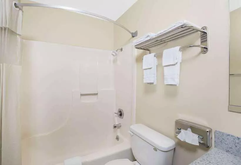 호텔 Days Inn By Wyndham Grand Island