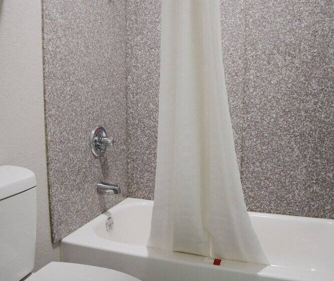 酒店 Days Inn By Wyndham Moulton