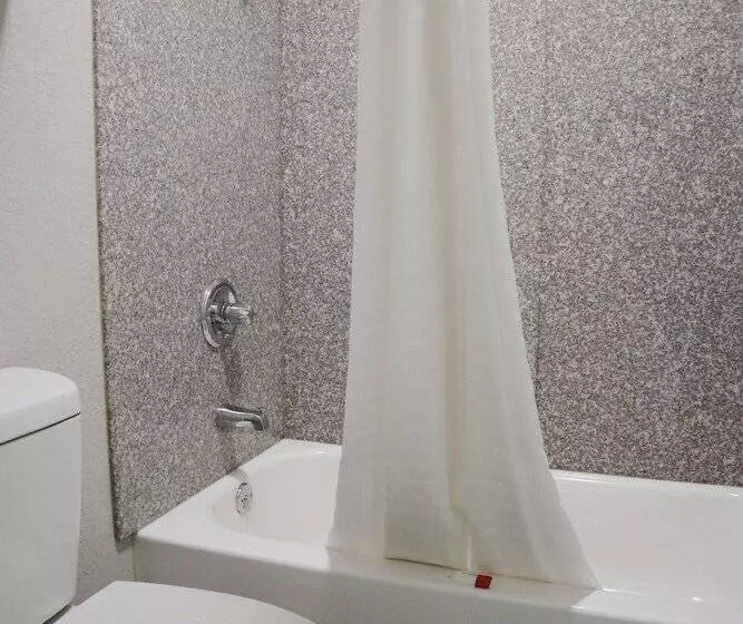 酒店 Days Inn By Wyndham Moulton