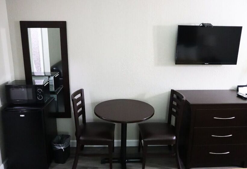 酒店 Days Inn By Wyndham Moulton