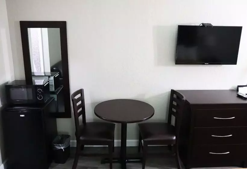 酒店 Days Inn By Wyndham Moulton