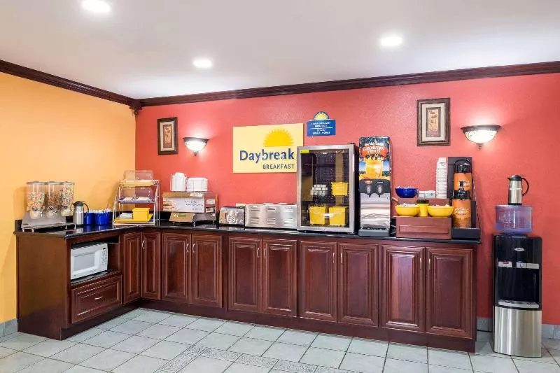 호텔 Days Inn By Wyndham St. Robert Waynesville/ft. Leonard Wood