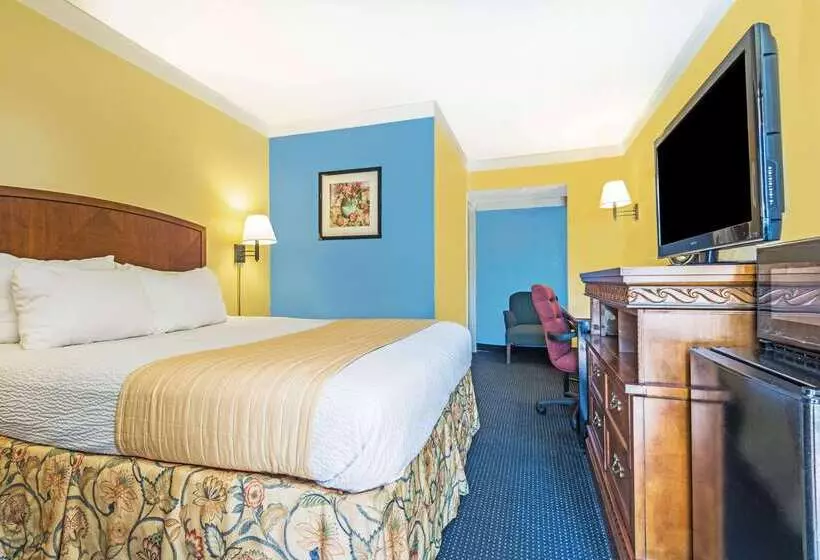 בית מלון כפרי Days Inn By Wyndham Troy