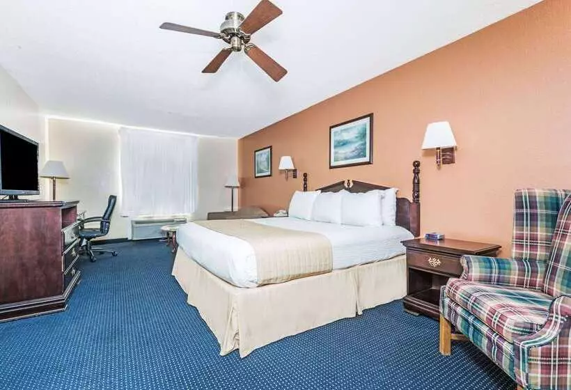 בית מלון כפרי Days Inn By Wyndham Troy