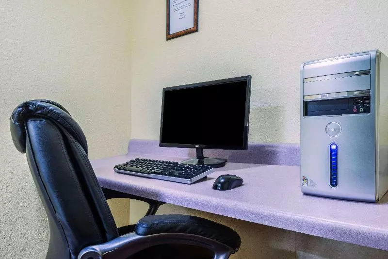 בית מלון כפרי Days Inn By Wyndham Troy