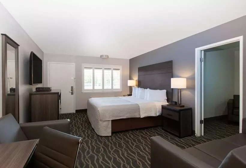 ホテル Days Inn By Wyndham Ukiah