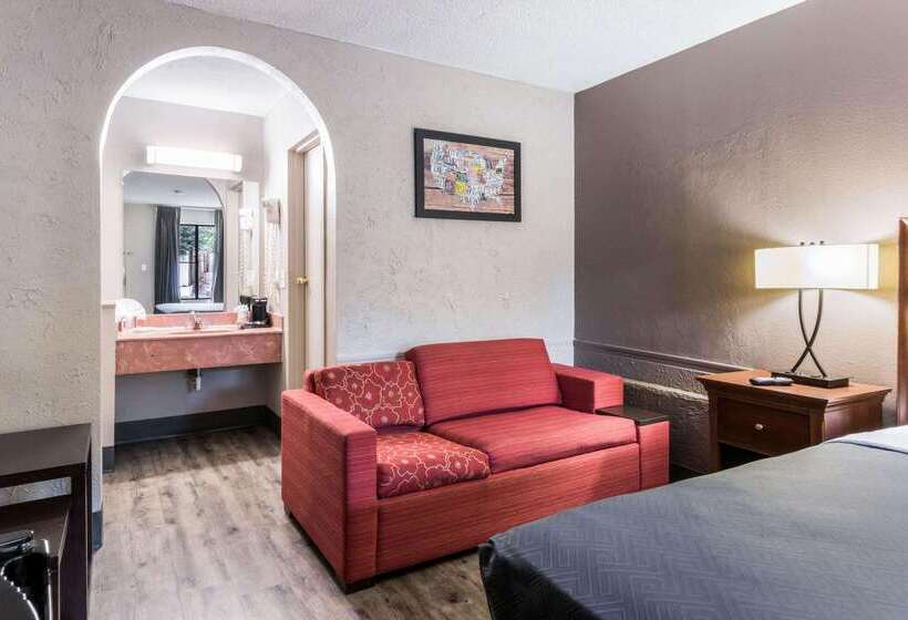 בית מלון כפרי Econo Lodge