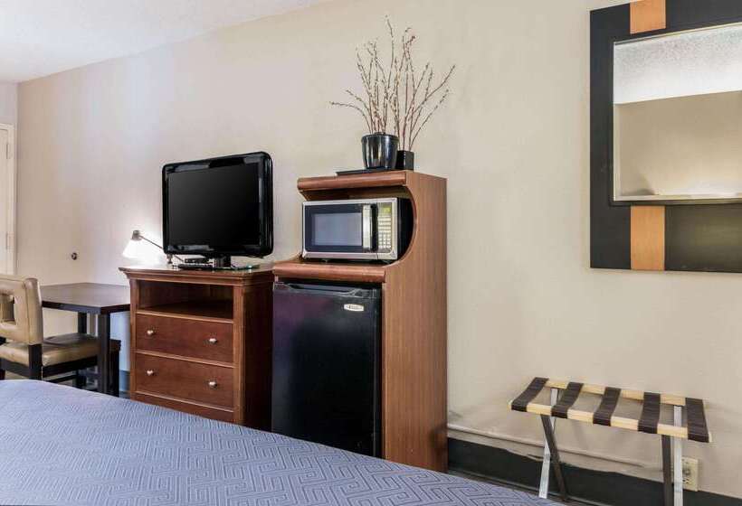 בית מלון כפרי Econo Lodge