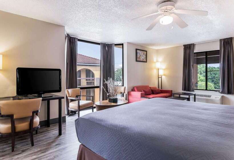 בית מלון כפרי Econo Lodge