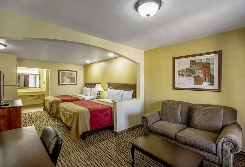 هتل Super 8 By Wyndham Jackson Ms