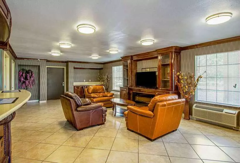 هتل Super 8 By Wyndham Jackson Ms