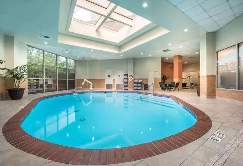 בית מלון כפרי Embassy Suites By Hilton Seattle Tacoma International Airport