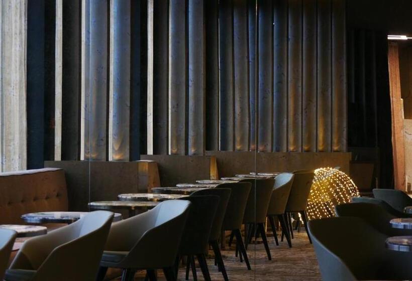 Howard Hotel Paris Orly Airport