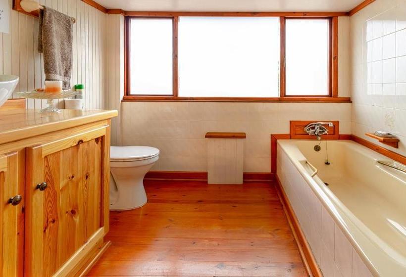 בית מלון כפרי King George S Guest House