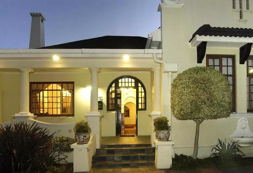 호텔 King George S Guest House