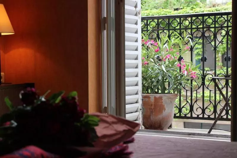 هتل Les Jardins Du Luxembourg