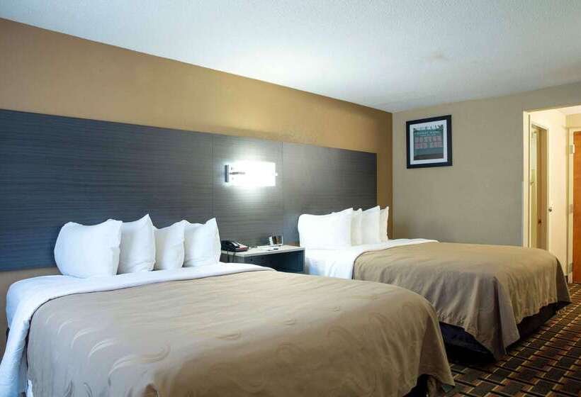 בית מלון כפרי Quality Inn Raynham Taunton