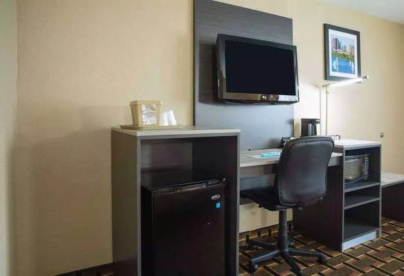 Отель Quality Inn Raynham  Taunton