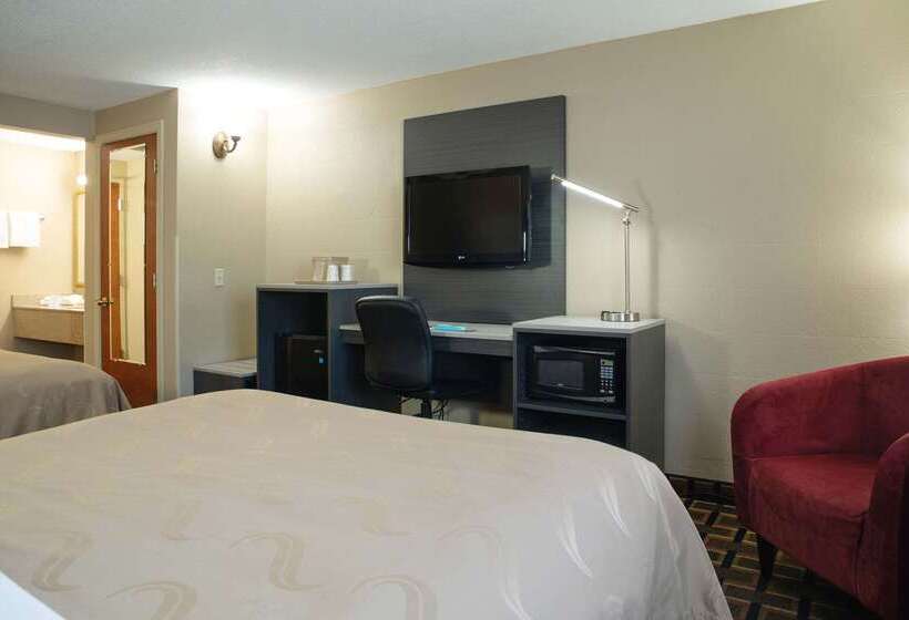 בית מלון כפרי Quality Inn Raynham Taunton