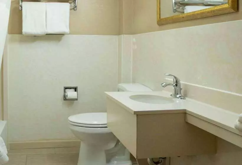 Отель Quality Inn Raynham  Taunton