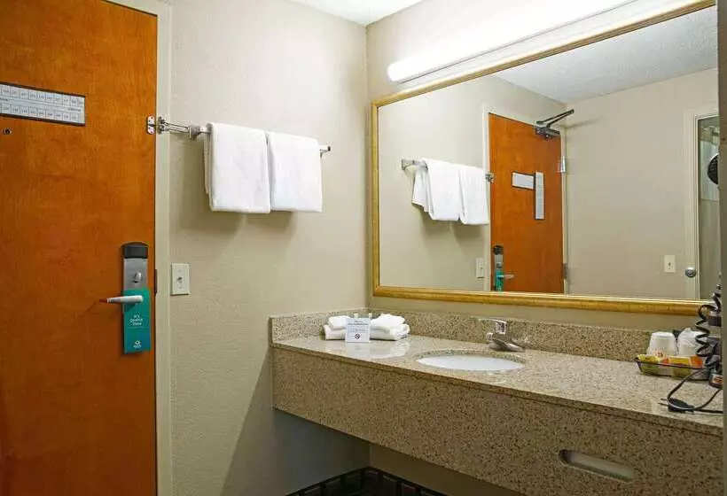 Отель Quality Inn Raynham  Taunton