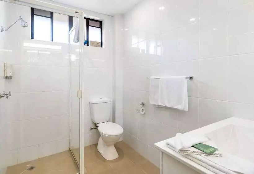 Quality Hotel Robertson Gardens