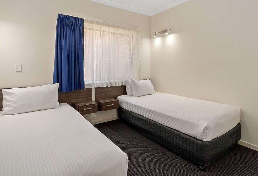 Quality Hotel Robertson Gardens