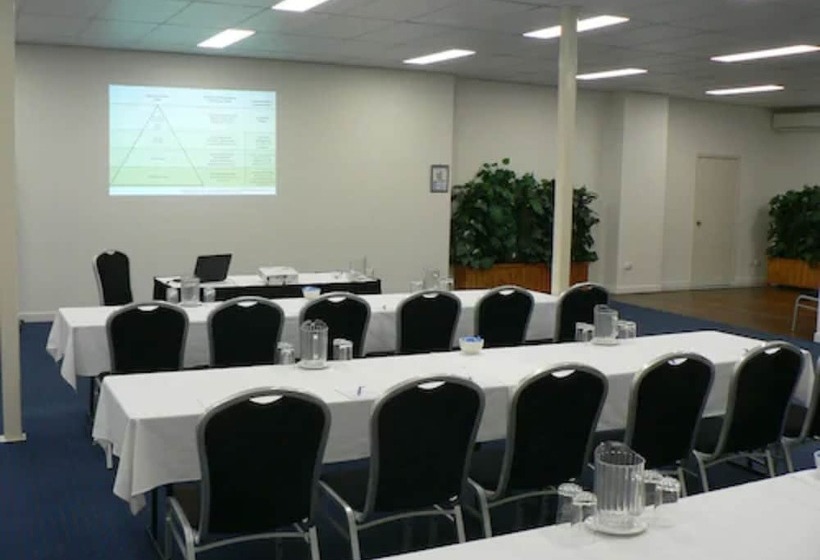 Quality Hotel Robertson Gardens