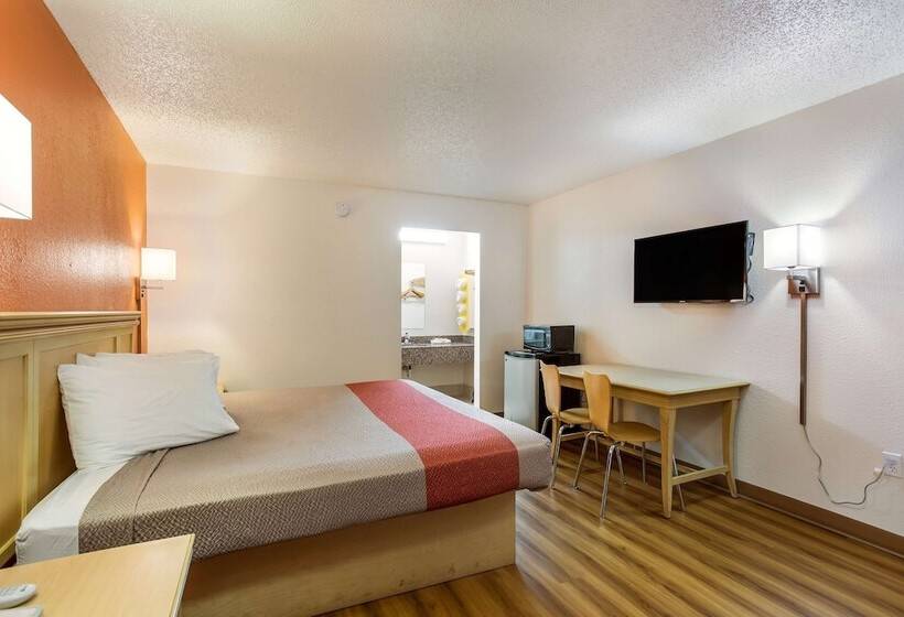 Motel 6 Macclenny, Fl