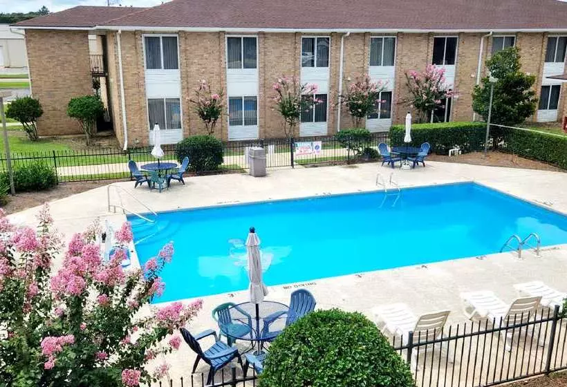 Мотель Americas Best Value Inn & Suites Foley