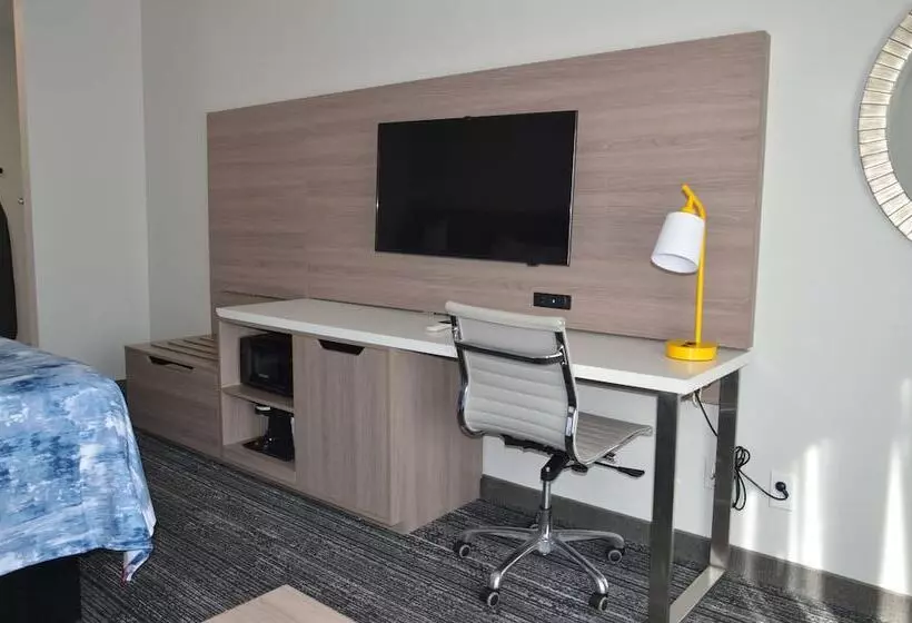 Мотель Americas Best Value Inn & Suites Foley