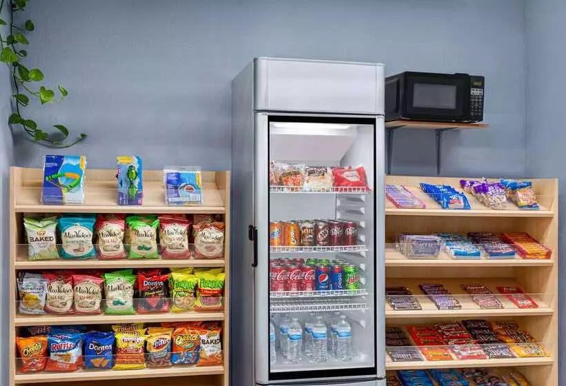 汽车旅馆  Super 8 By Wyndham Lenexa Overland Park Area/mall Area