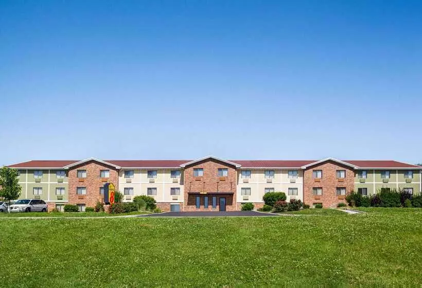汽车旅馆  Super 8 By Wyndham Lenexa Overland Park Area/mall Area