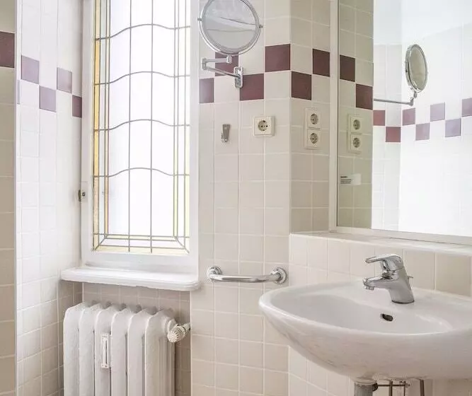 هتل Art Nouveau Am Kurfürstendamm