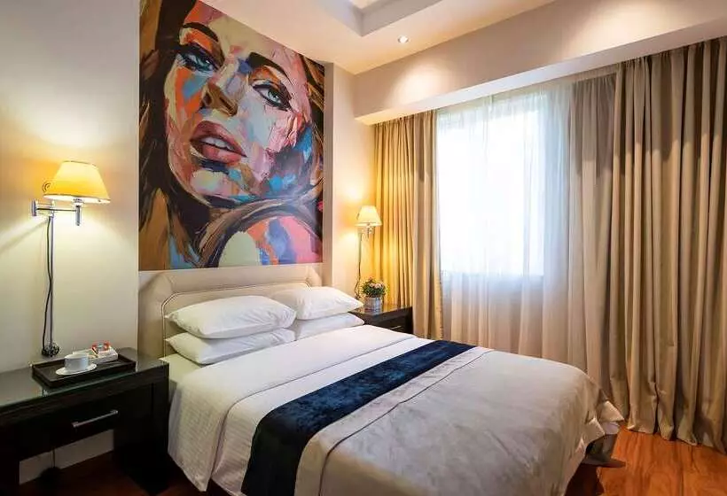 ホテル Best Western Plus Embassy